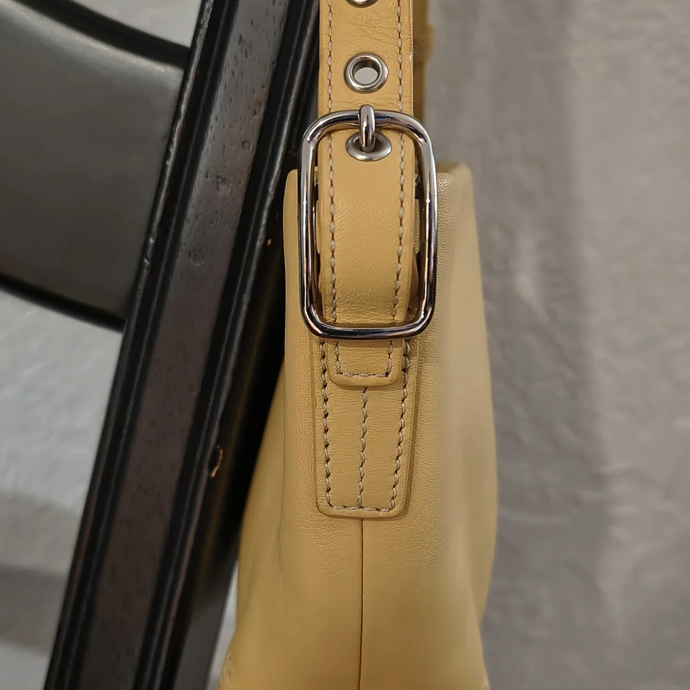 Coach Cream Shoulder Hand Bag - Picture 5 of 17